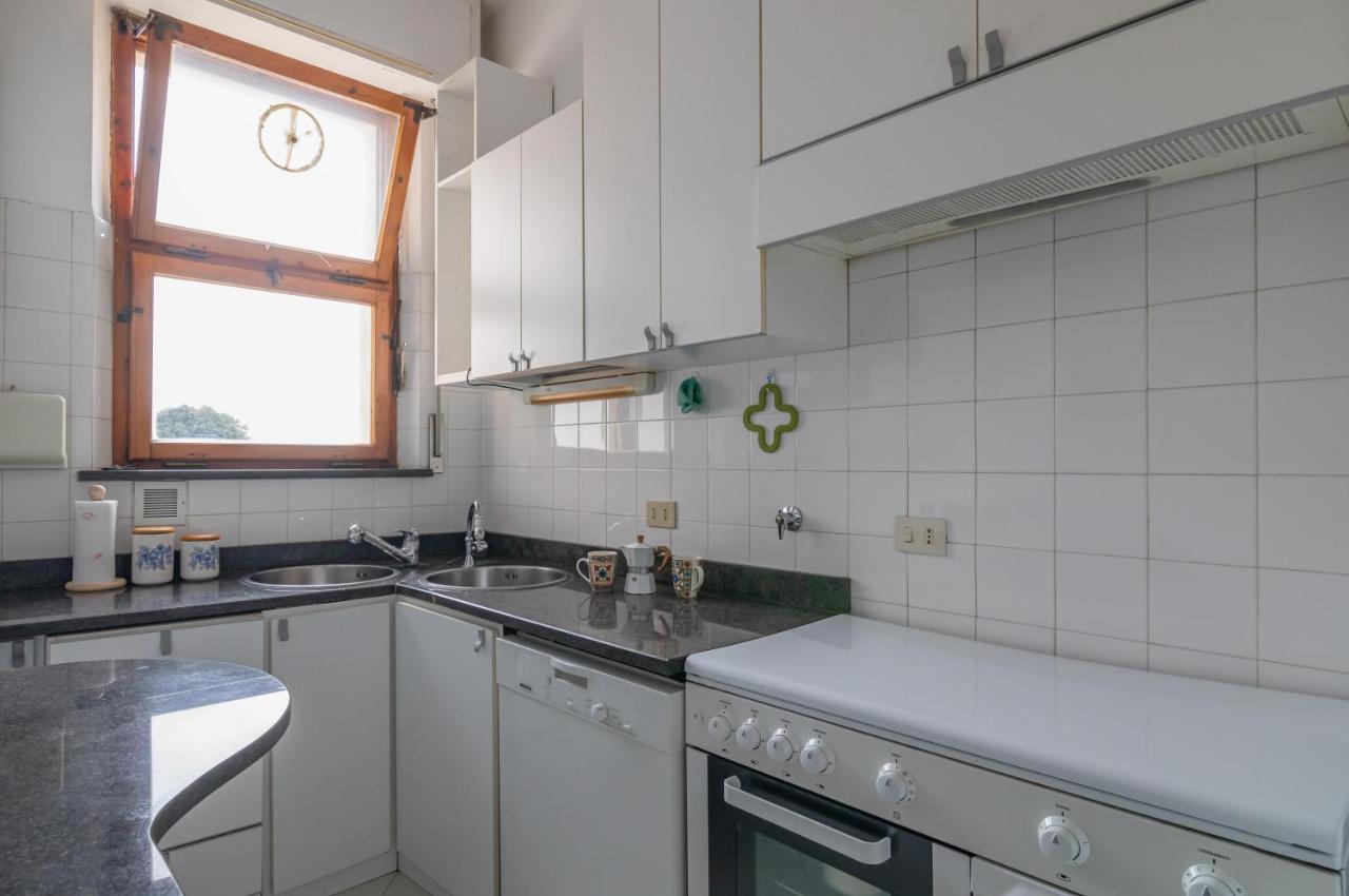 Comfy Flat Steps Away From Siena Station! Apartamento Exterior foto