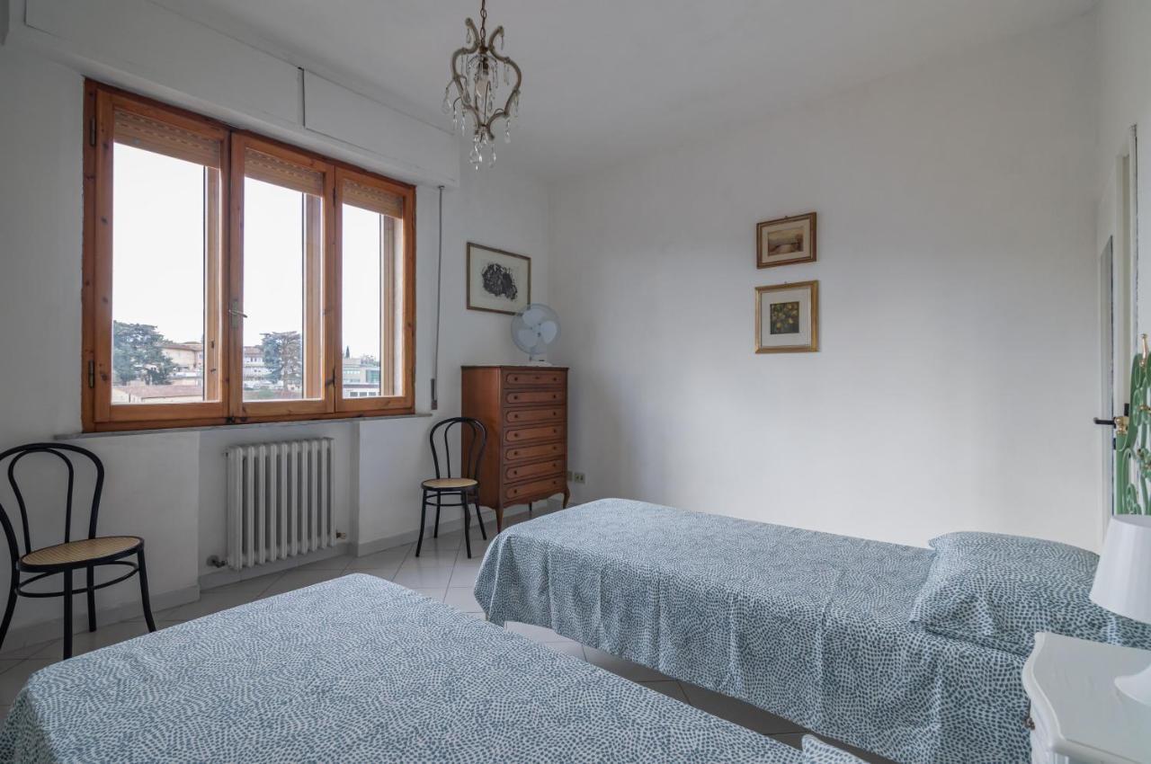 Comfy Flat Steps Away From Siena Station! Apartamento Exterior foto